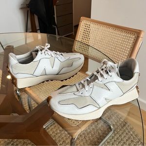 New Balance 327 - Size 8.5 White Moonbeam